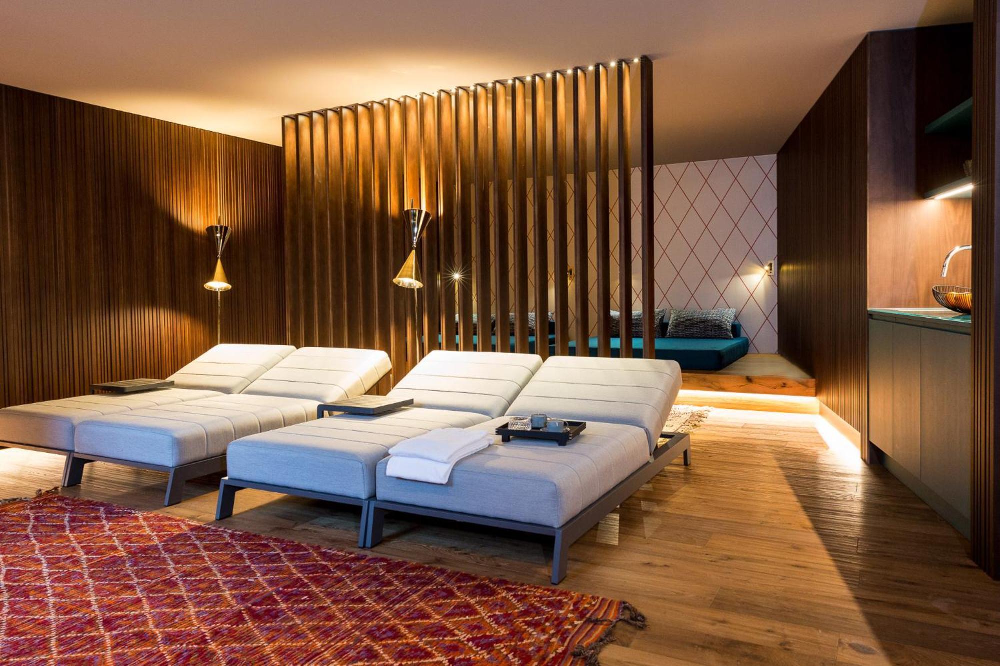 Anton Dolomites Hideaway Apartment Brunico Bagian luar foto